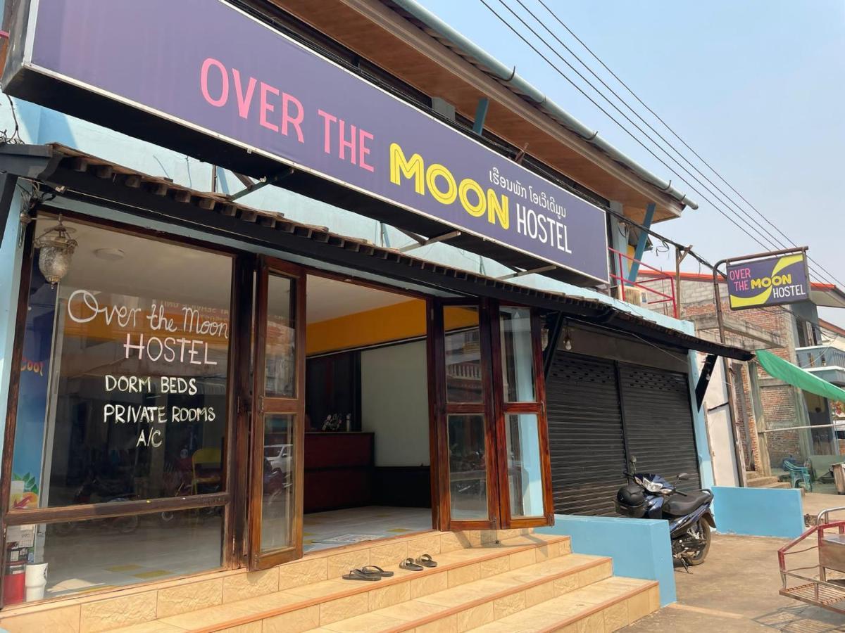 Over The Moon Hostel Ban Houayxay Esterno foto