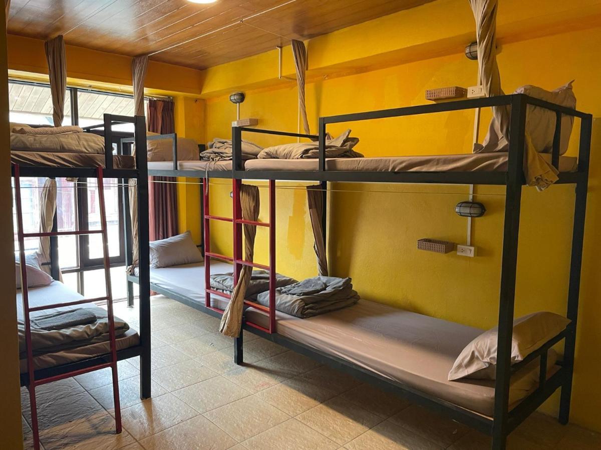 Over The Moon Hostel Ban Houayxay Esterno foto