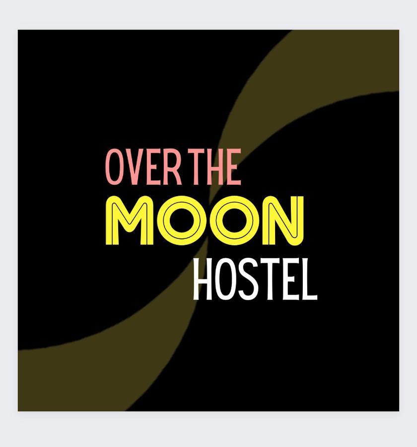 Over The Moon Hostel Ban Houayxay Esterno foto